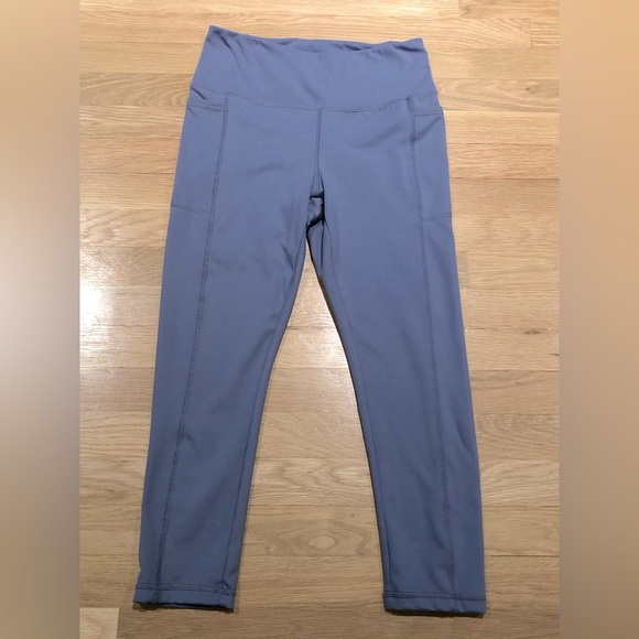 Ladies Danskin Capri Leggings - Size M - Picture 1 of 8